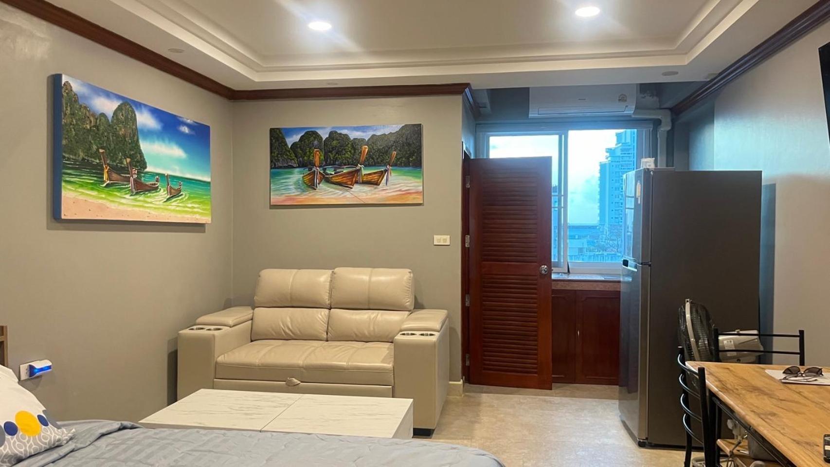 Patong Central Condos: Beachside Retreat with Smart Amenities Exterior photo